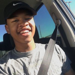 Meet your Posher, Carlos